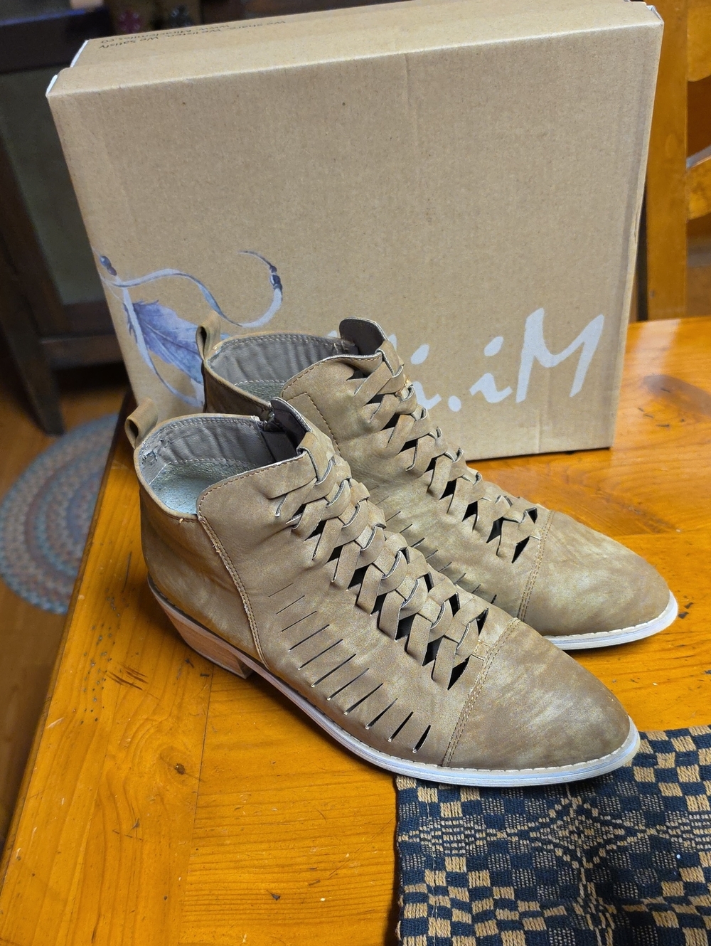 Mi.iM Tan Leather Women's Ankle Boots
